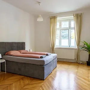 Living - Schönbrunn Apartment